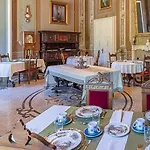 The Mansion House Capannina B&B 노비리구레