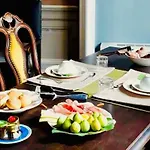 The Mansion House Capannina B&B