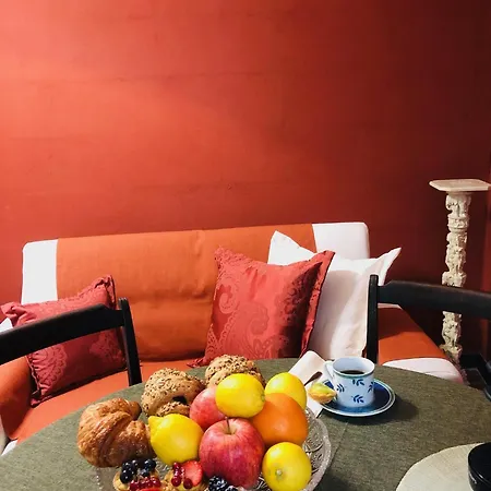 The Mansion House Capannina Bed and Breakfast